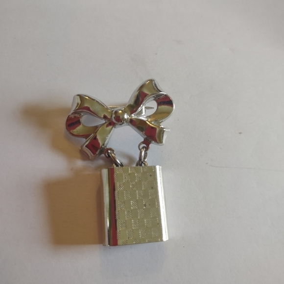 Women's ESTATE bow and bell brooch pin - Picture 1 of 3